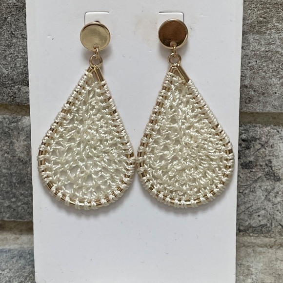 ❤️ GAP TEARDROP EARRINGS NEW - Picture 2 of 3